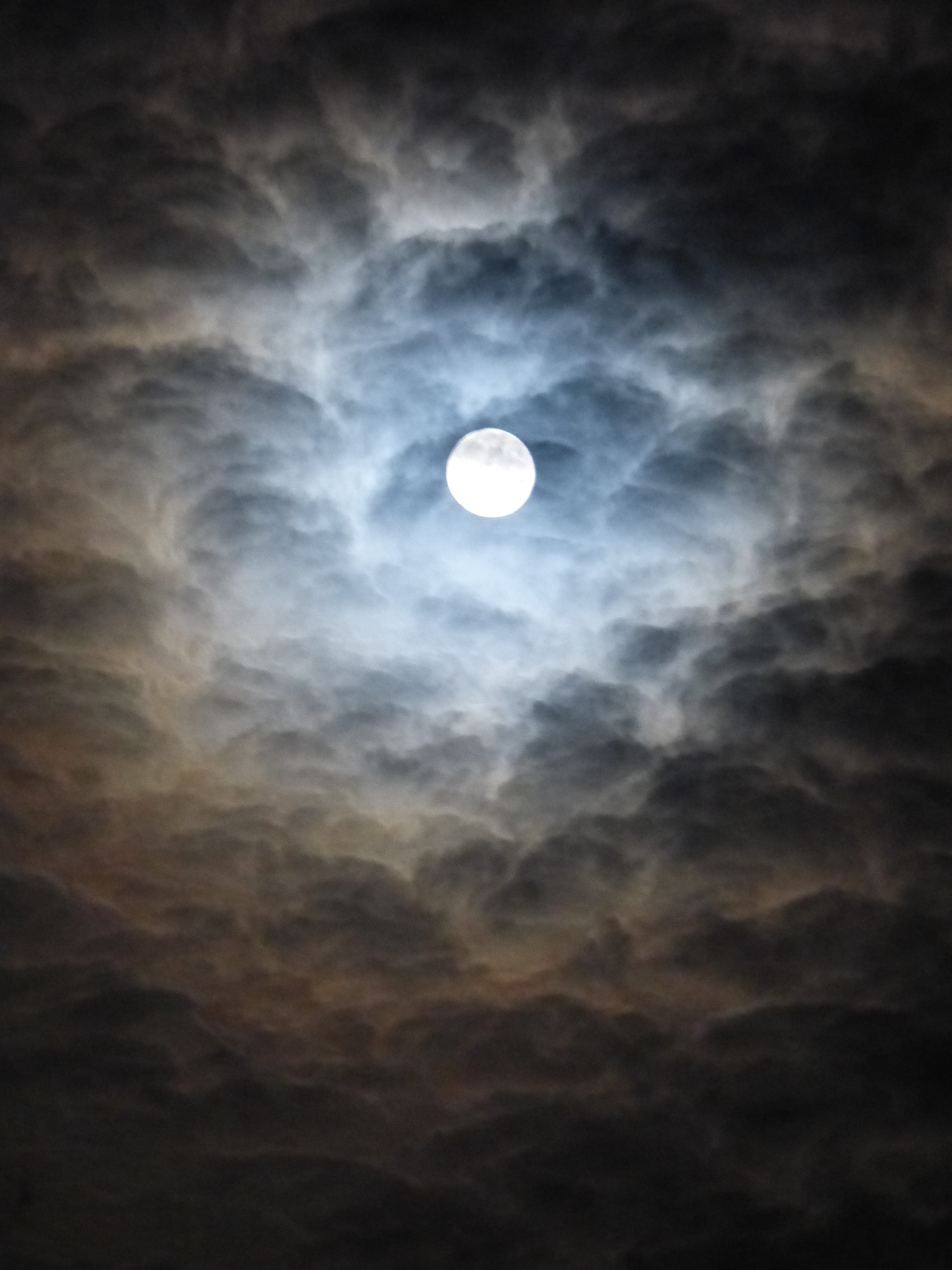 Lunar Dream Meaning: New & Full Moon Manifestation Guide